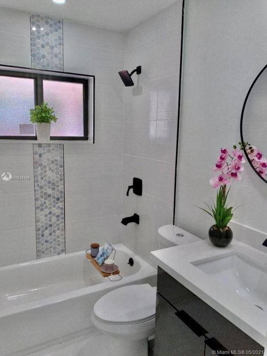 Recently Sold: $440,000 (3 beds, 2 baths, 1444 Square Feet)