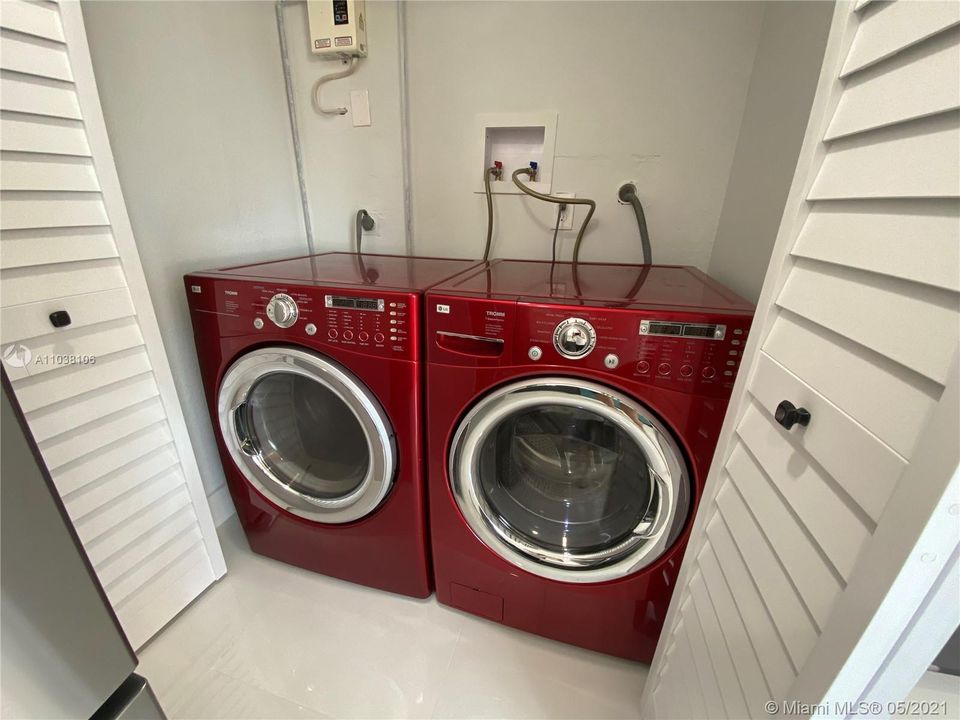 Recently Sold: $440,000 (3 beds, 2 baths, 1444 Square Feet)