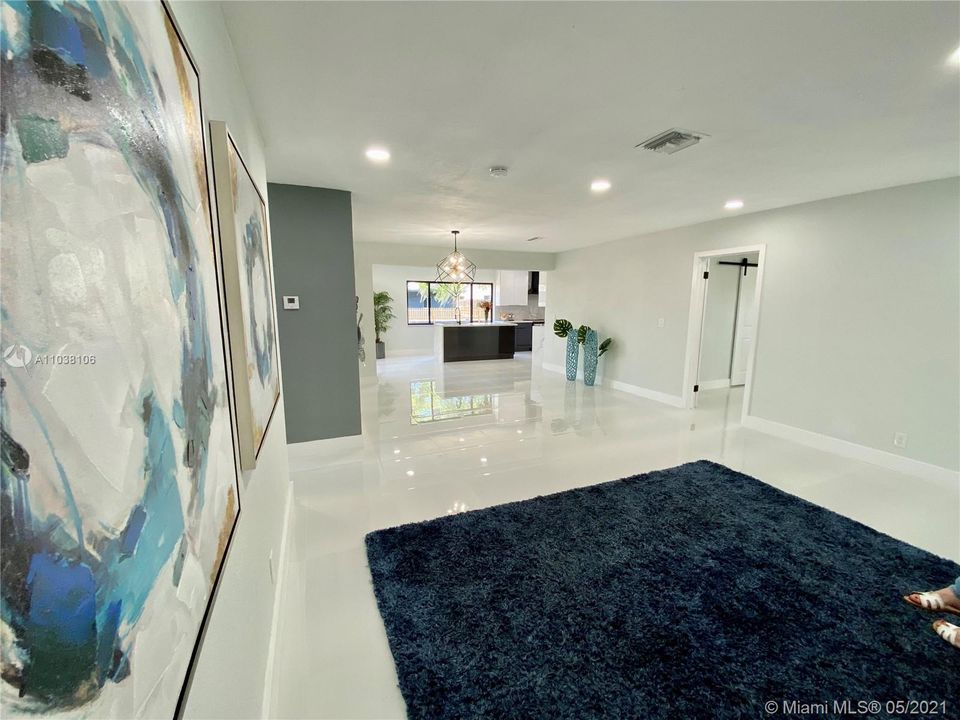 Recently Sold: $440,000 (3 beds, 2 baths, 1444 Square Feet)