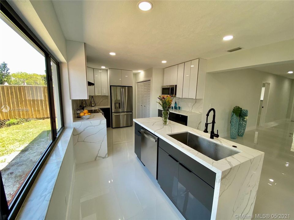 Recently Sold: $440,000 (3 beds, 2 baths, 1444 Square Feet)