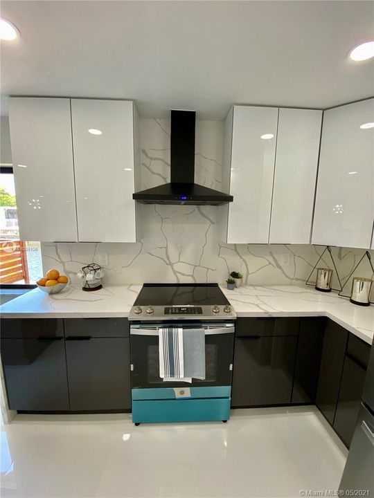 Recently Sold: $440,000 (3 beds, 2 baths, 1444 Square Feet)