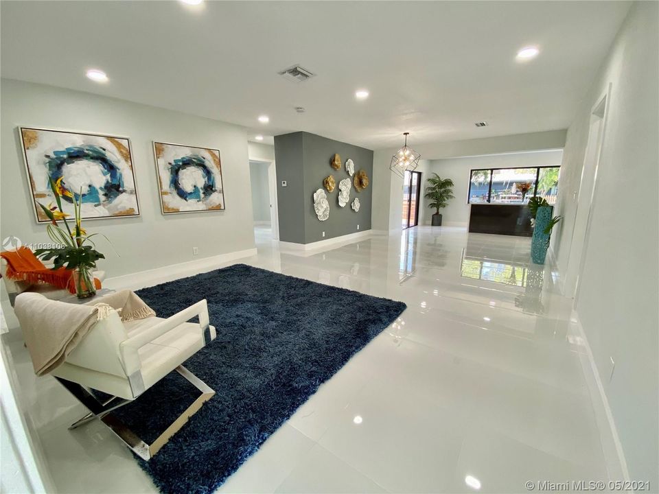 Recently Sold: $440,000 (3 beds, 2 baths, 1444 Square Feet)