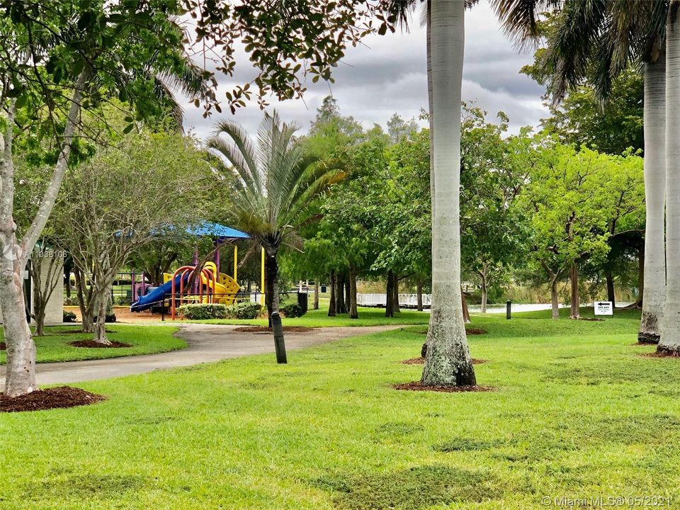 Recently Sold: $440,000 (3 beds, 2 baths, 1444 Square Feet)