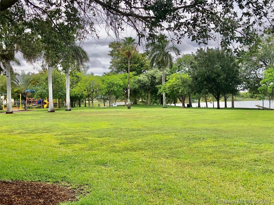 Recently Sold: $440,000 (3 beds, 2 baths, 1444 Square Feet)