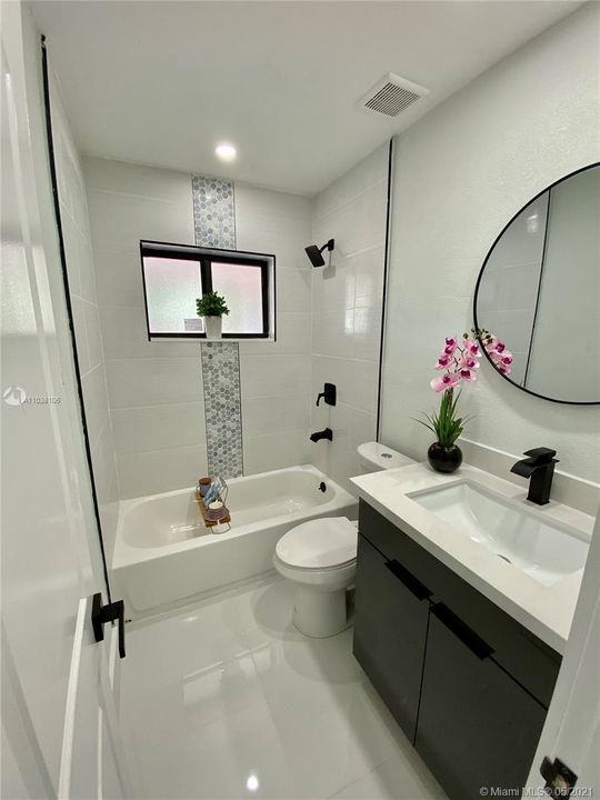 Recently Sold: $440,000 (3 beds, 2 baths, 1444 Square Feet)