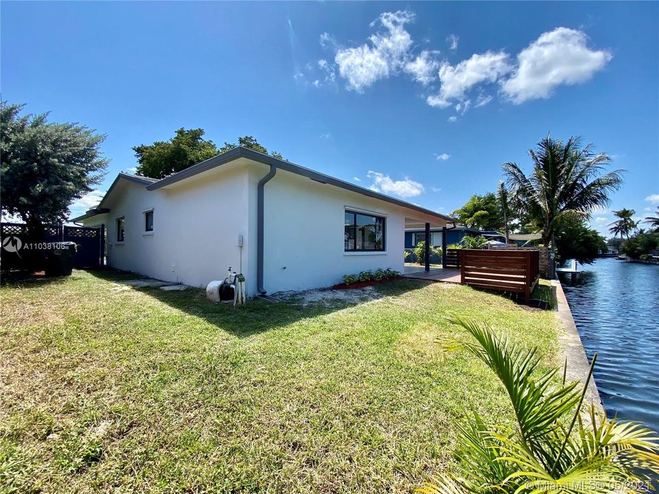 Recently Sold: $440,000 (3 beds, 2 baths, 1444 Square Feet)