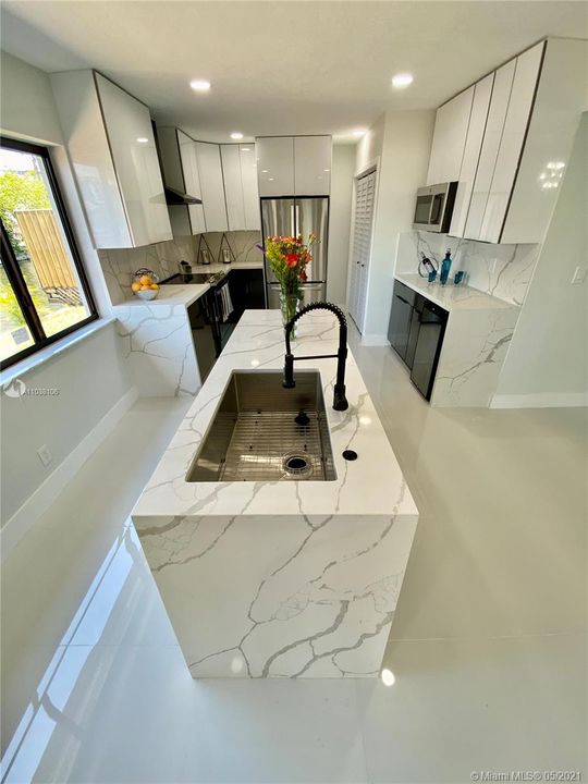 Recently Sold: $440,000 (3 beds, 2 baths, 1444 Square Feet)