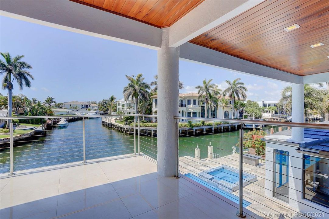 Recently Sold: $3,950,000 (3 beds, 4 baths, 4088 Square Feet)