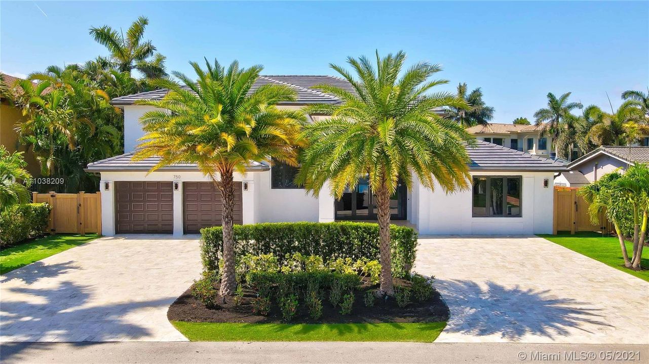 Recently Sold: $3,950,000 (3 beds, 4 baths, 4088 Square Feet)