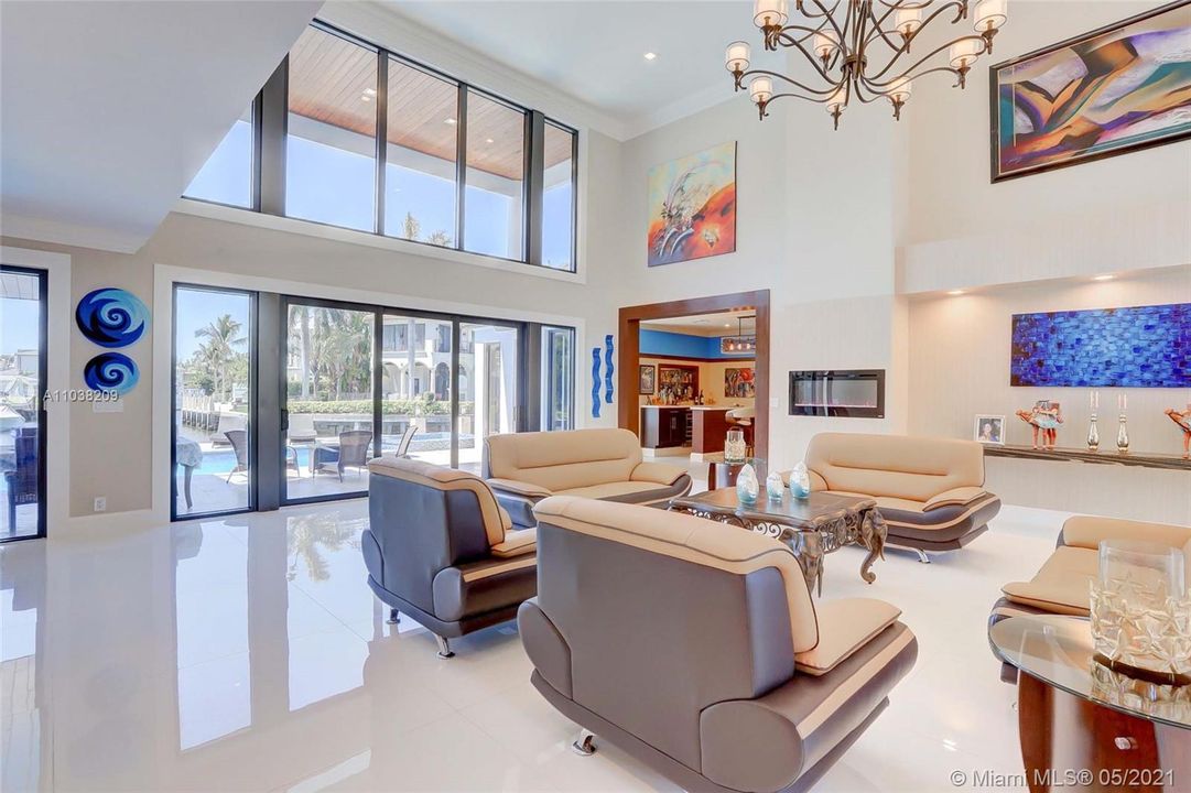 Recently Sold: $3,950,000 (3 beds, 4 baths, 4088 Square Feet)