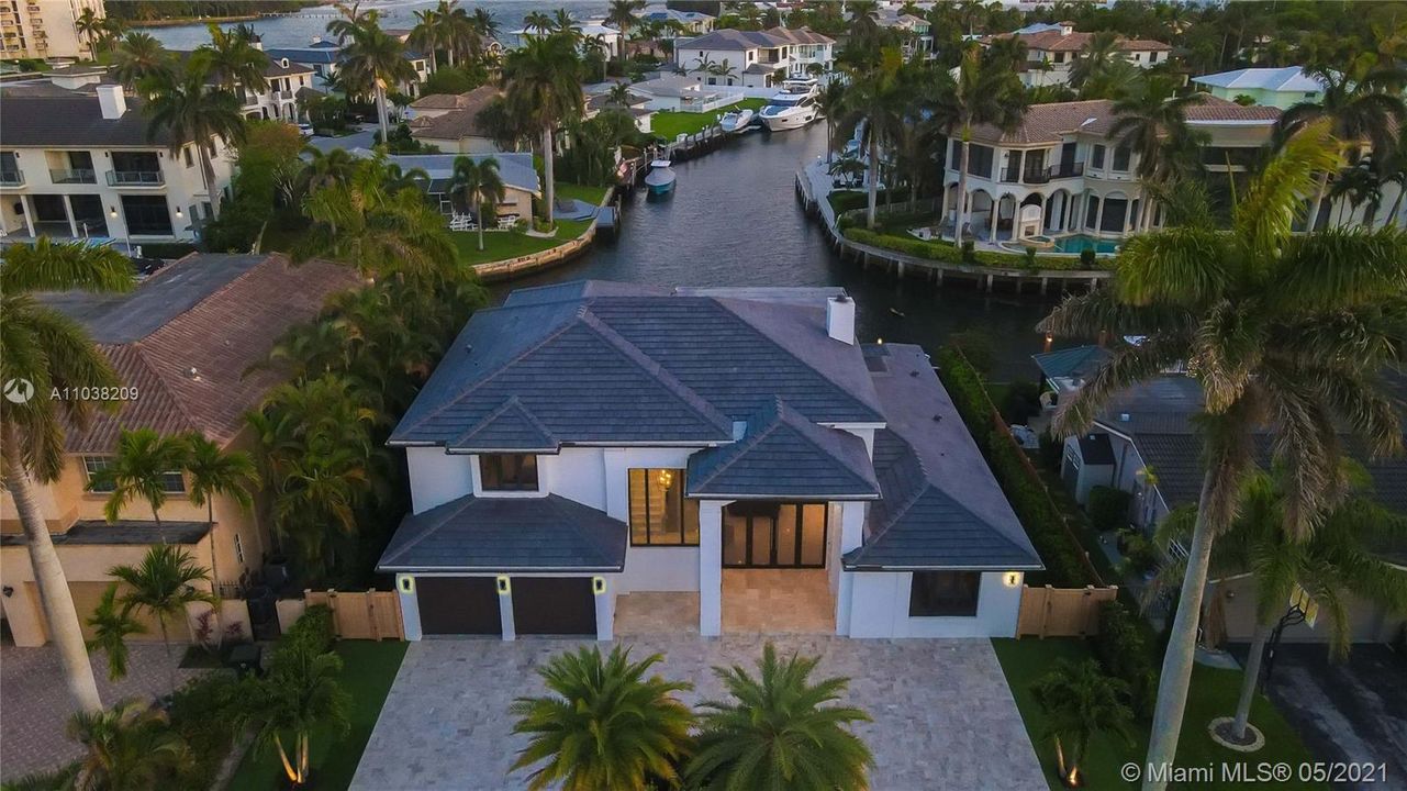 Recently Sold: $3,950,000 (3 beds, 4 baths, 4088 Square Feet)