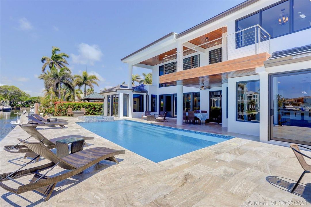 Recently Sold: $3,950,000 (3 beds, 4 baths, 4088 Square Feet)