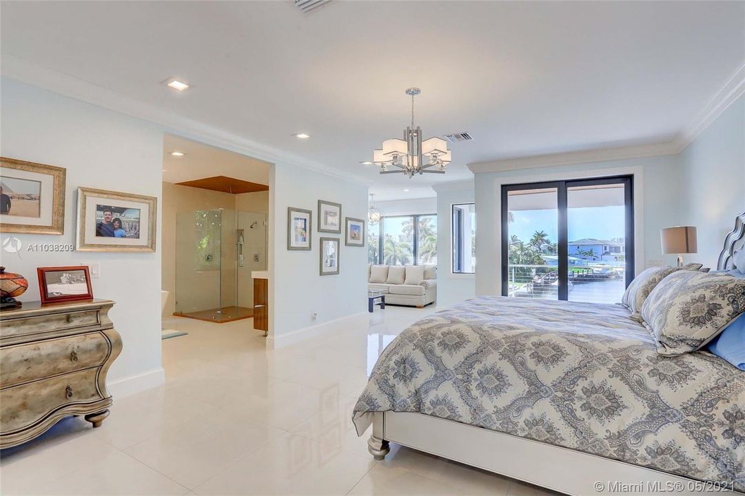 Recently Sold: $3,950,000 (3 beds, 4 baths, 4088 Square Feet)