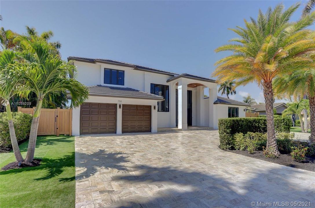 Recently Sold: $3,950,000 (3 beds, 4 baths, 4088 Square Feet)