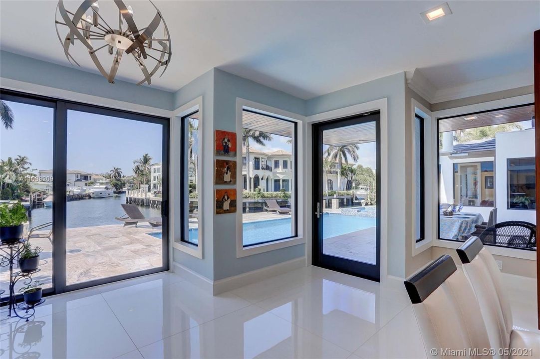 Recently Sold: $3,950,000 (3 beds, 4 baths, 4088 Square Feet)