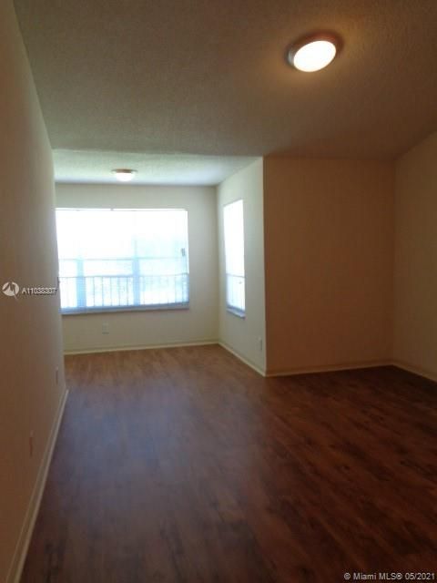 Recently Rented: $1,475 (1 beds, 1 baths, 743 Square Feet)