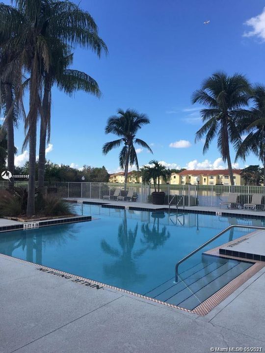 Recently Rented: $1,475 (1 beds, 1 baths, 743 Square Feet)