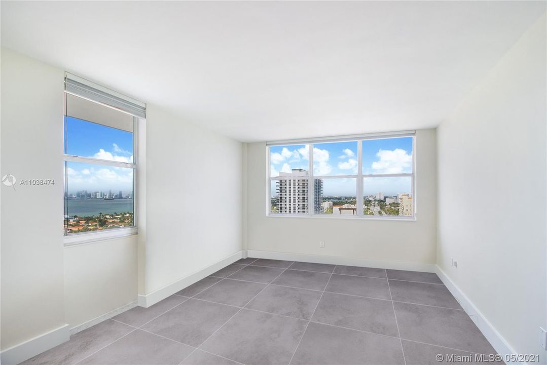 Recently Sold: $300,000 (2 beds, 2 baths, 1356 Square Feet)