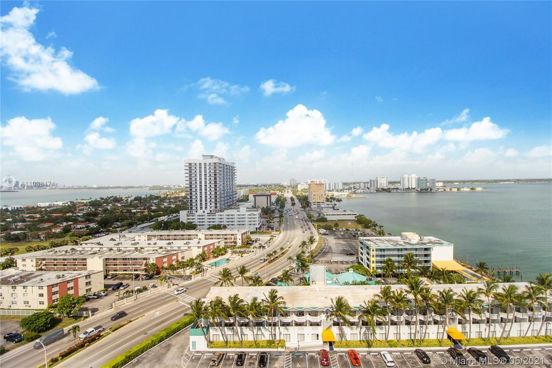 Recently Sold: $300,000 (2 beds, 2 baths, 1356 Square Feet)