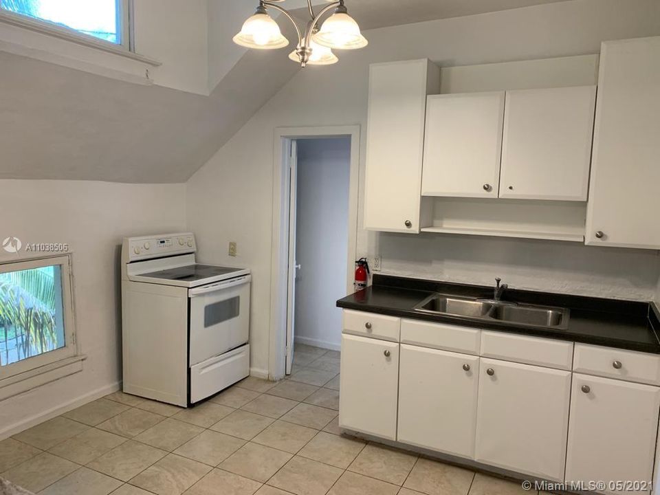 Recently Rented: $1,150 (1 beds, 1 baths, 3000 Square Feet)