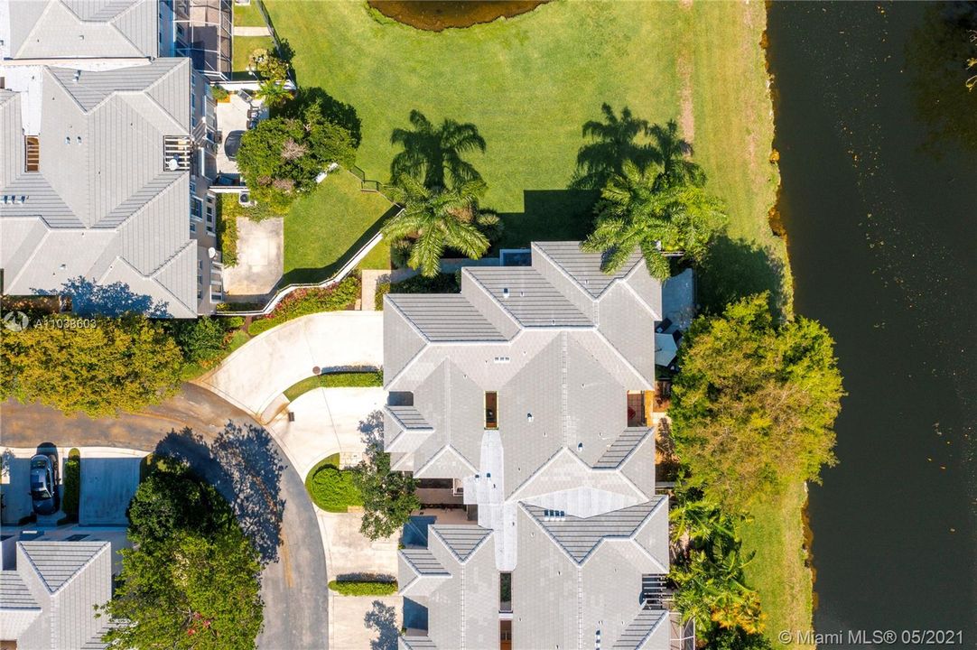 Недавно продано: $699,000 (4 спален, 3 ванн, 2615 Квадратных фут)