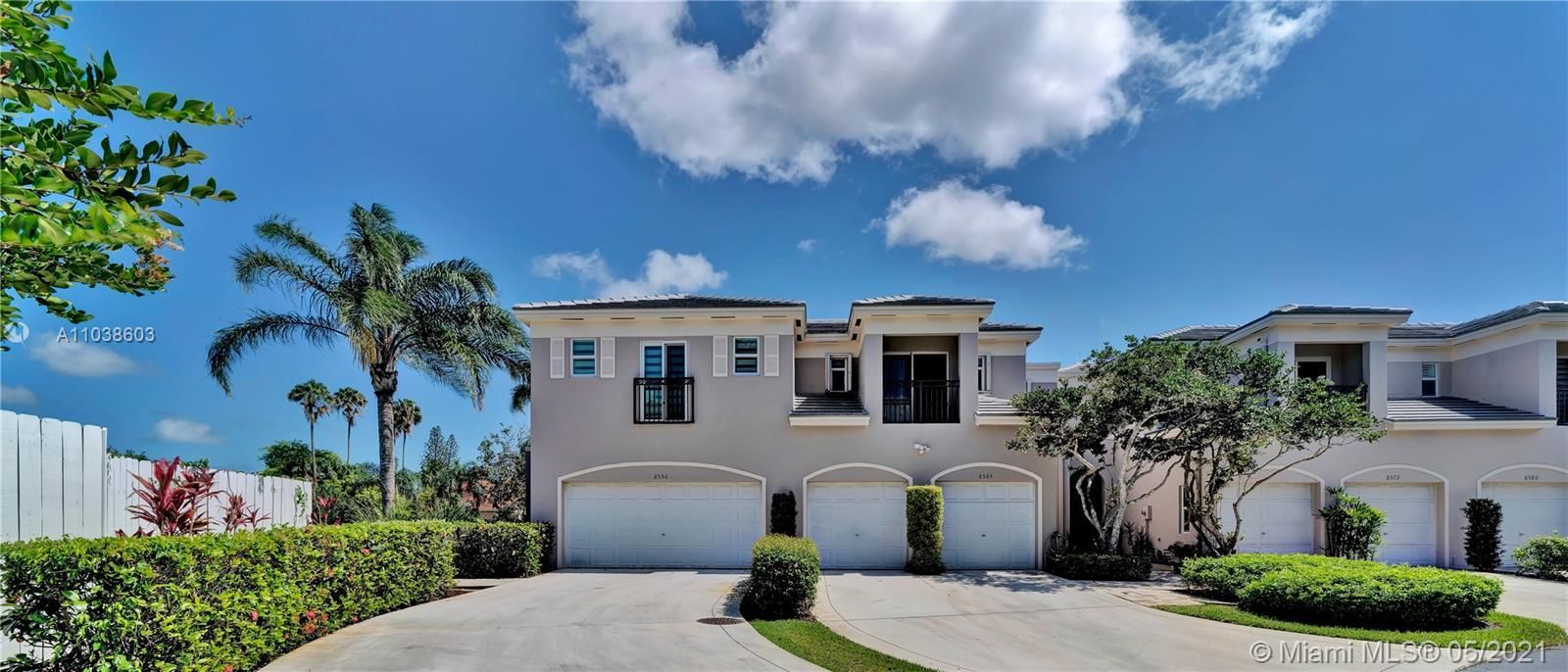 Недавно продано: $699,000 (4 спален, 3 ванн, 2615 Квадратных фут)