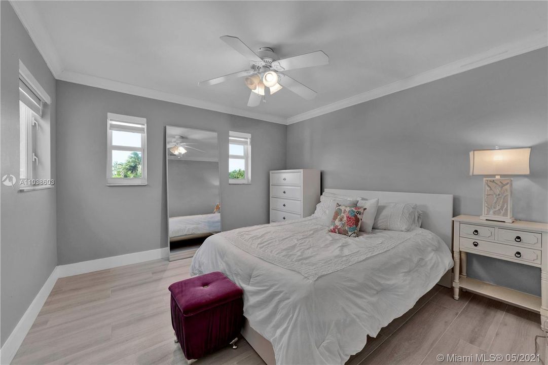 Недавно продано: $699,000 (4 спален, 3 ванн, 2615 Квадратных фут)