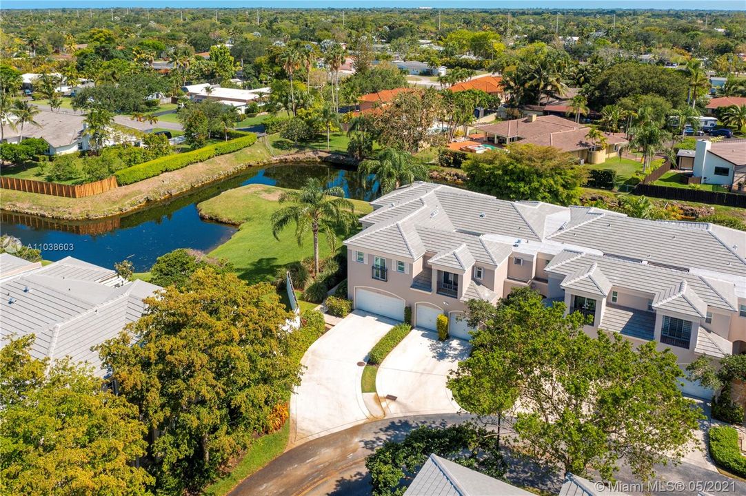 Недавно продано: $699,000 (4 спален, 3 ванн, 2615 Квадратных фут)