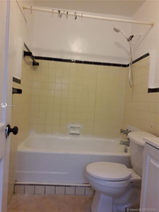 Recently Rented: $850 (0 beds, 1 baths, 974 Square Feet)