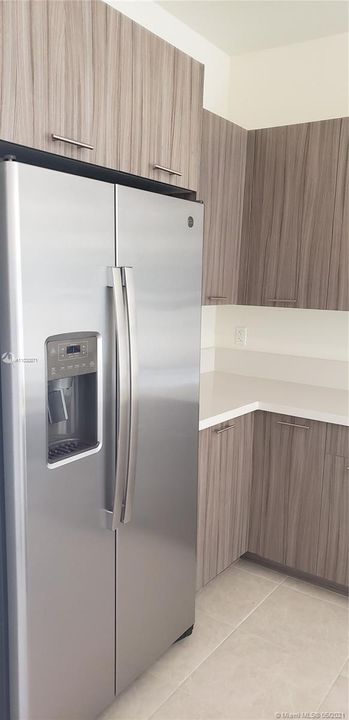 Recently Rented: $2,650 (3 beds, 2 baths, 1129 Square Feet)