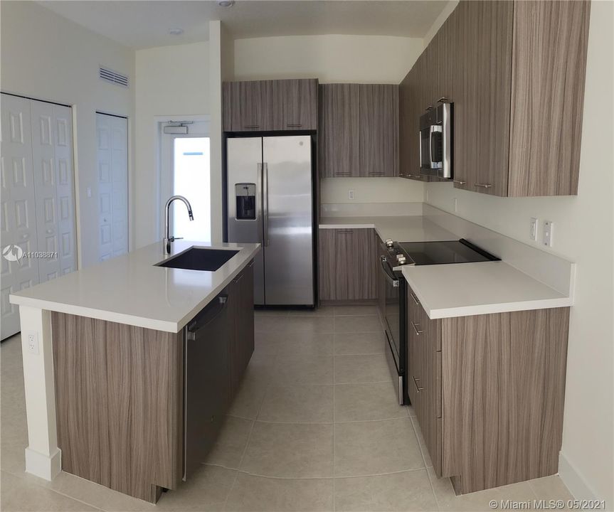 Recently Rented: $2,650 (3 beds, 2 baths, 1129 Square Feet)