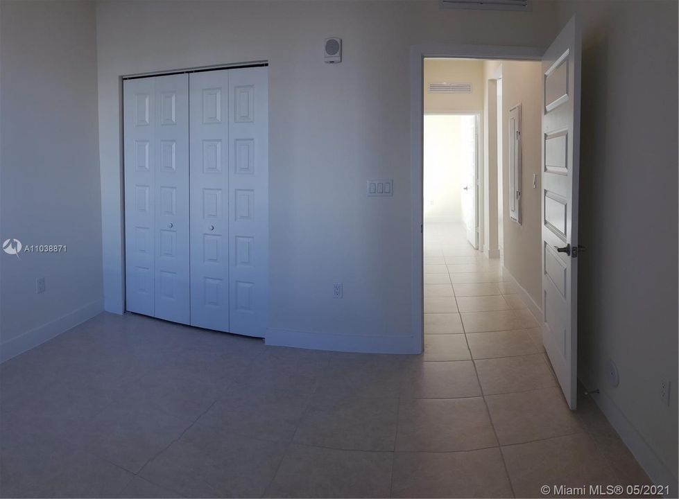 Recently Rented: $2,650 (3 beds, 2 baths, 1129 Square Feet)