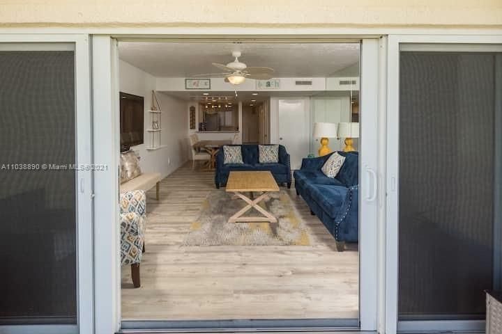 Recently Sold: $799,000 (2 beds, 2 baths, 1111 Square Feet)