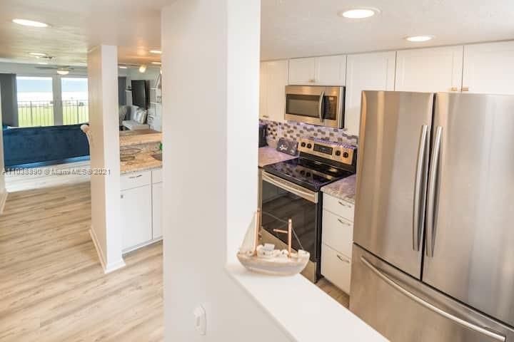 Recently Sold: $799,000 (2 beds, 2 baths, 1111 Square Feet)