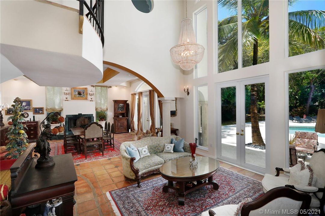 Recently Sold: $2,650,000 (5 beds, 3 baths, 4748 Square Feet)