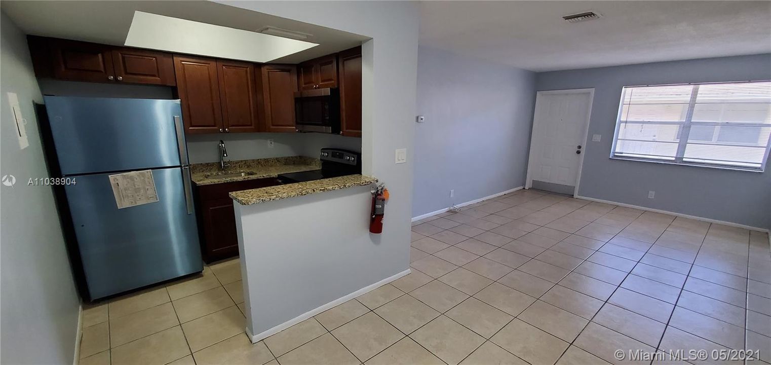 Recently Rented: $1,350 (2 beds, 1 baths, 3315 Square Feet)