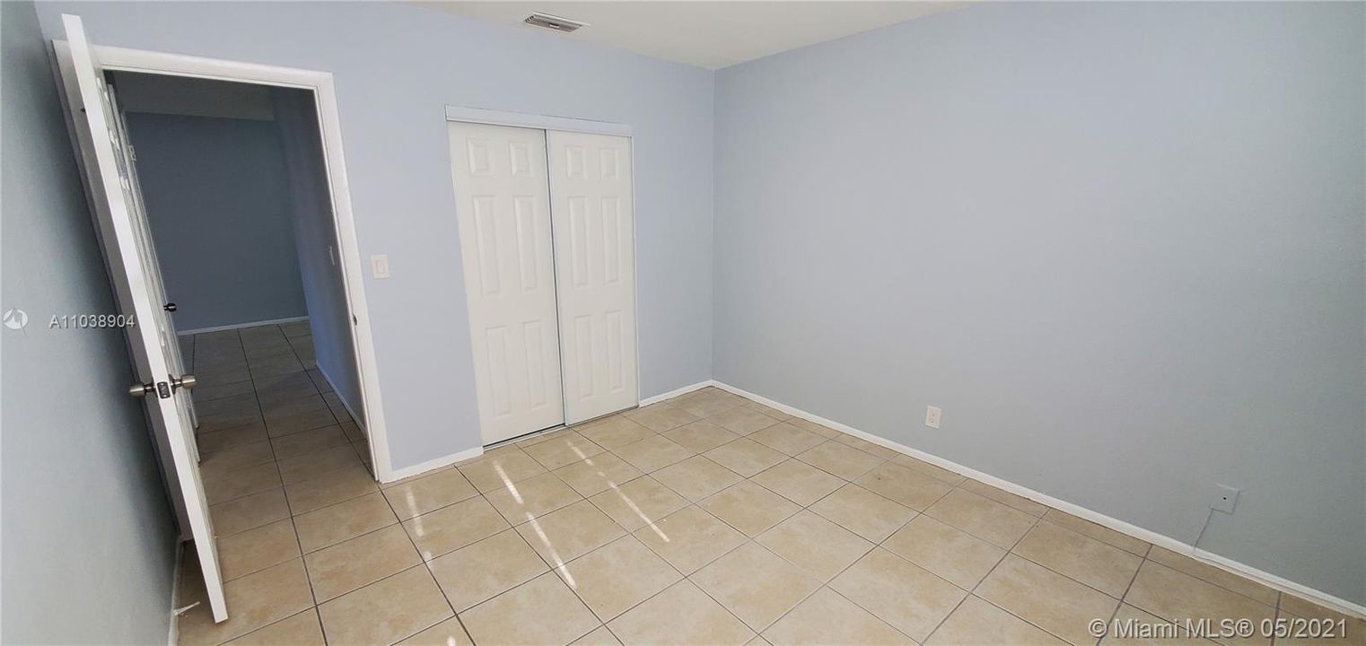 Recently Rented: $1,350 (2 beds, 1 baths, 3315 Square Feet)