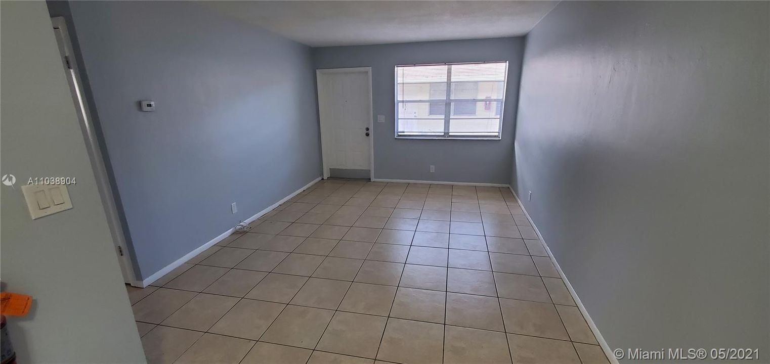 Recently Rented: $1,350 (2 beds, 1 baths, 3315 Square Feet)