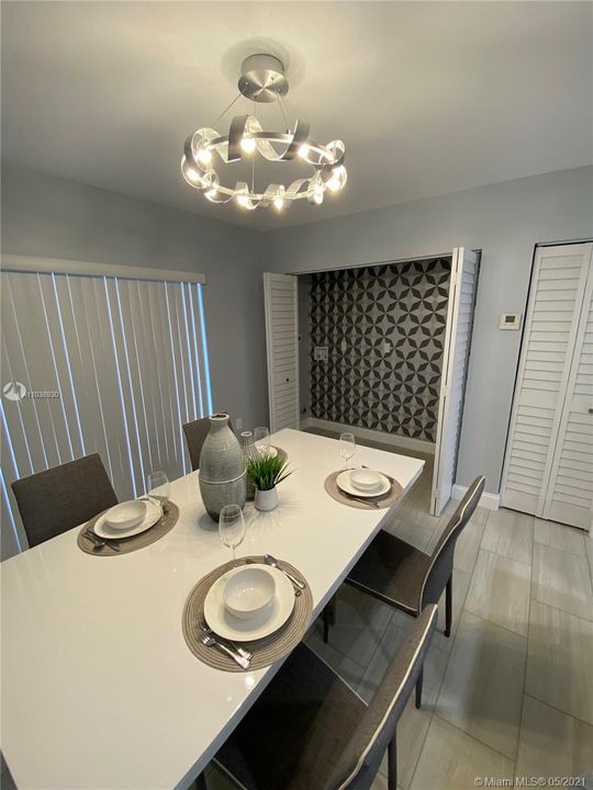 Recently Sold: $284,900 (2 beds, 2 baths, 1091 Square Feet)