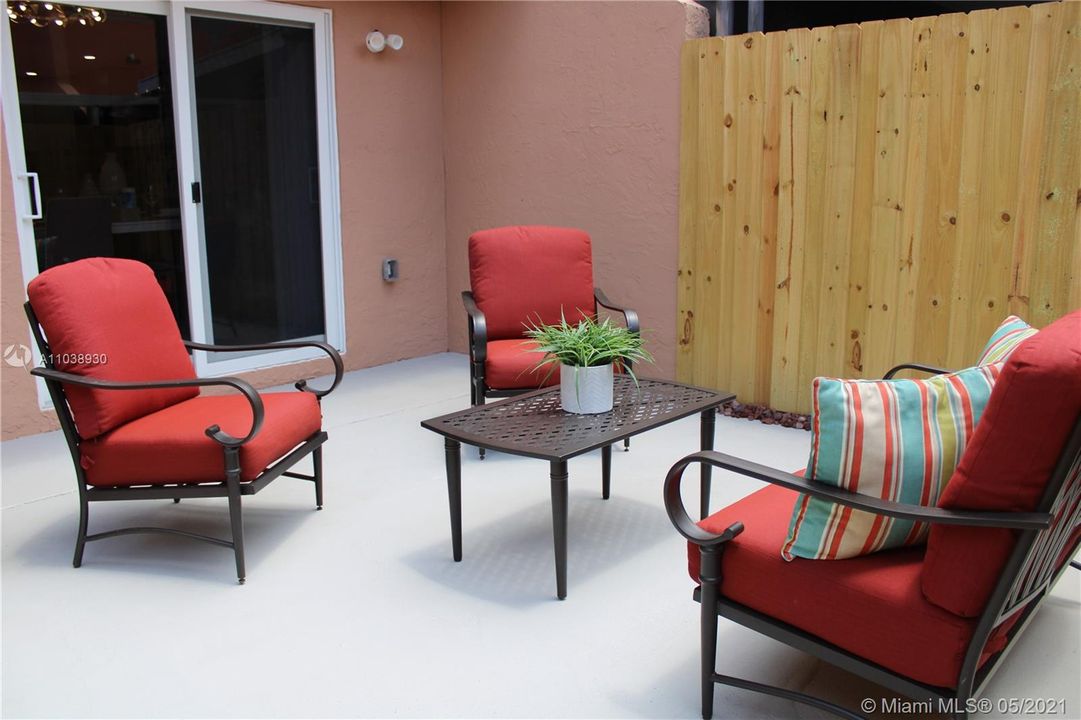 Recently Sold: $284,900 (2 beds, 2 baths, 1091 Square Feet)