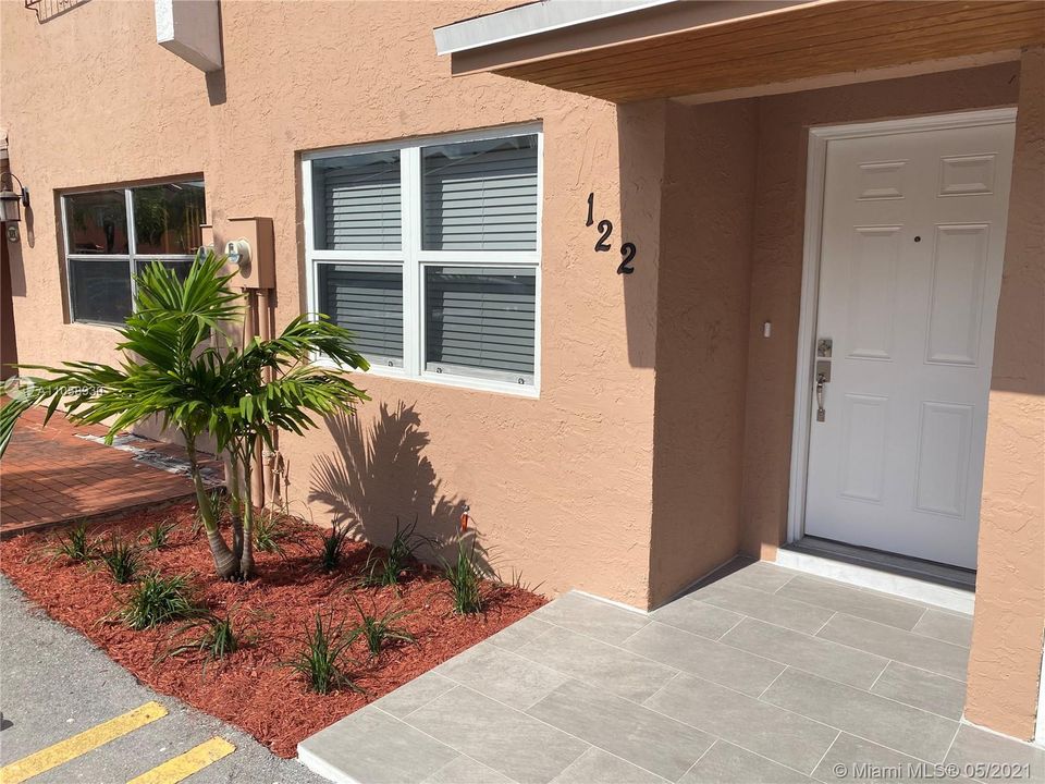 Recently Sold: $284,900 (2 beds, 2 baths, 1091 Square Feet)
