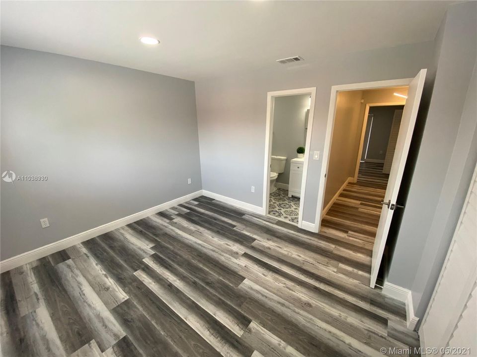 Recently Sold: $284,900 (2 beds, 2 baths, 1091 Square Feet)