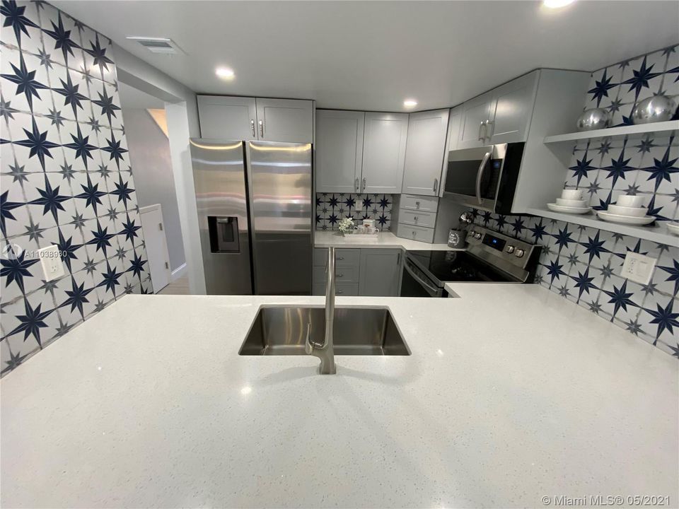 Recently Sold: $284,900 (2 beds, 2 baths, 1091 Square Feet)