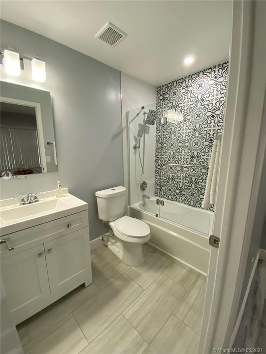 Recently Sold: $284,900 (2 beds, 2 baths, 1091 Square Feet)