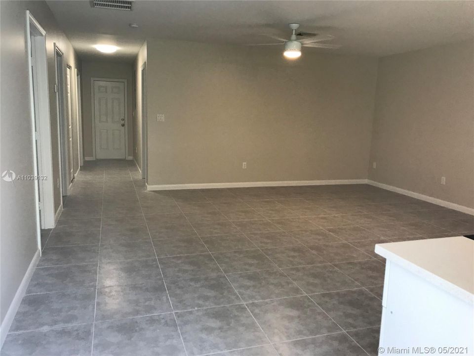 Recently Rented: $1,600 (2 beds, 2 baths, 1400 Square Feet)