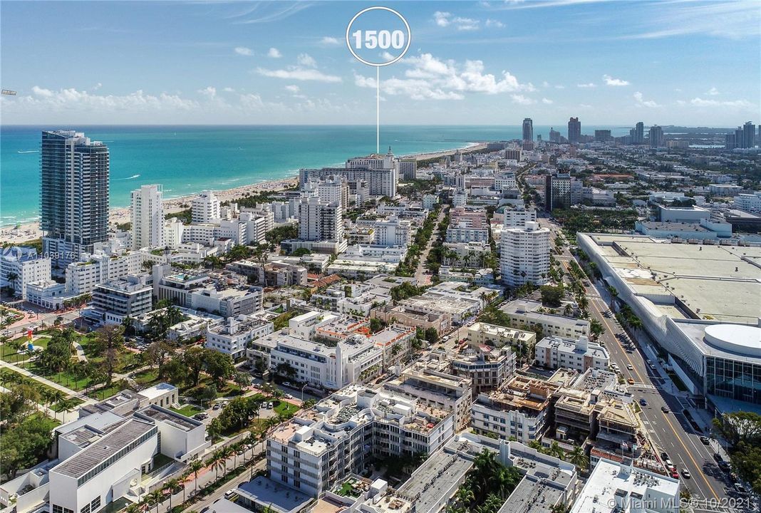 Recently Sold: $1,875,000 (2 beds, 2 baths, 1530 Square Feet)