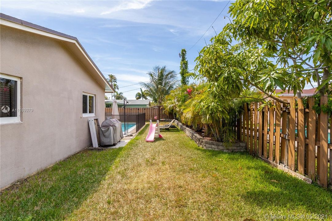 Recently Sold: $415,000 (4 beds, 2 baths, 1750 Square Feet)