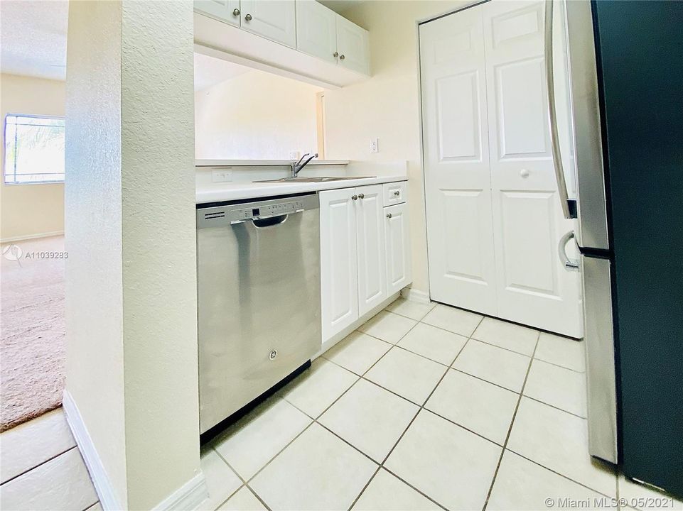 Recently Rented: $1,500 (1 beds, 1 baths, 833 Square Feet)