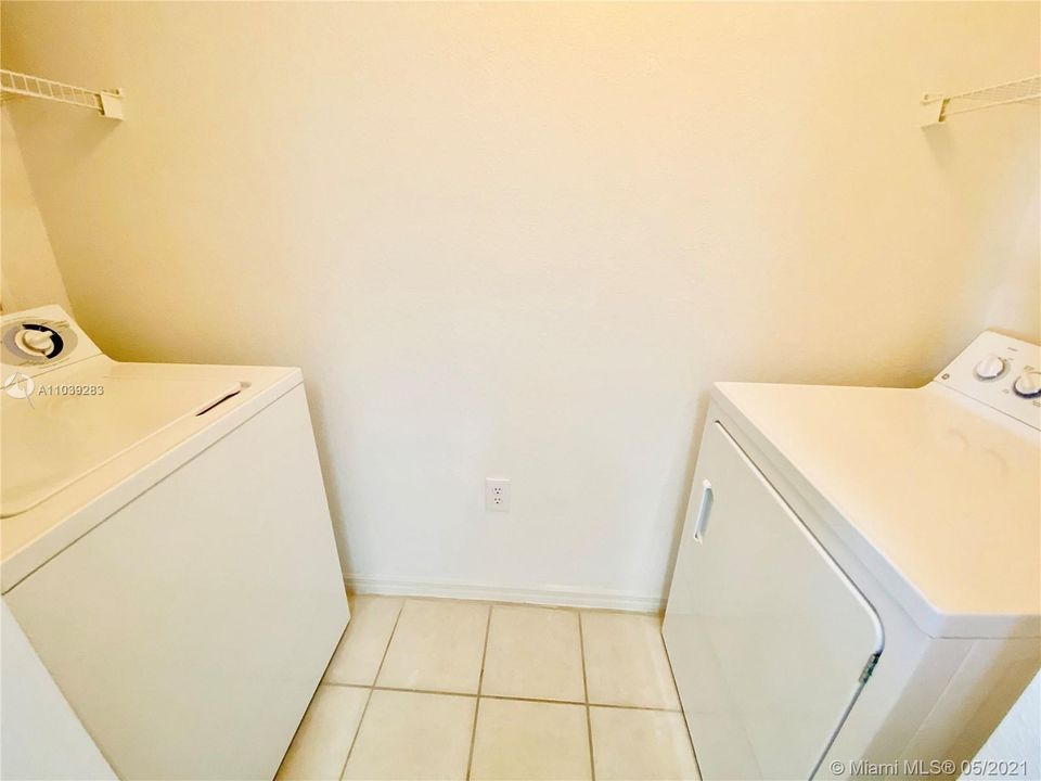 Recently Rented: $1,500 (1 beds, 1 baths, 833 Square Feet)