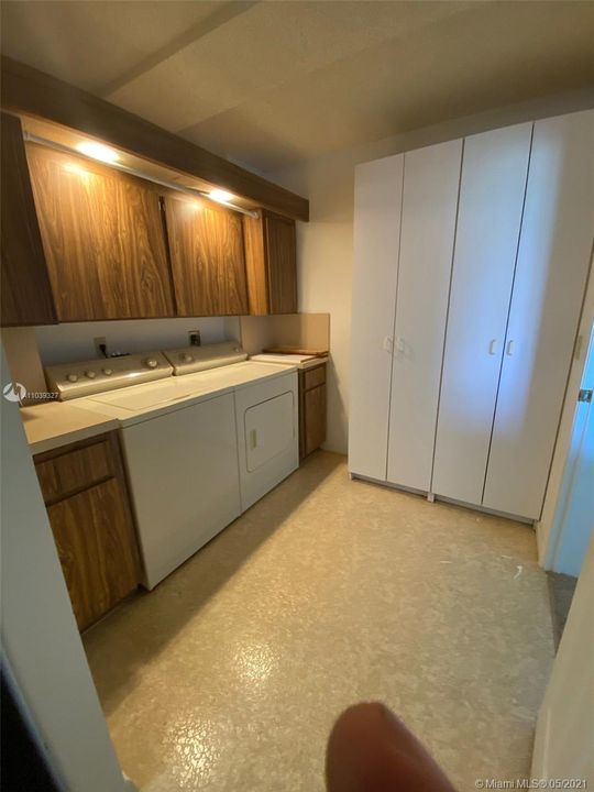 Recently Rented: $1,350 (2 beds, 2 baths, 1385 Square Feet)